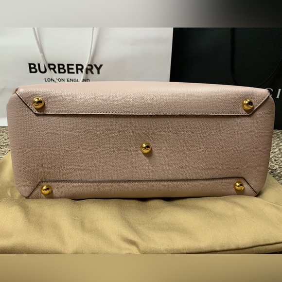 Burberry Dust Pink Satchel Crossbody
Medium Bag NWT - Picture 4 of 6